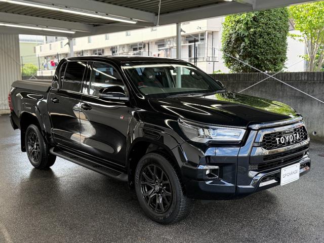 Toyota Hilux GR Sport 2023 Attitude Black Exterior Front View