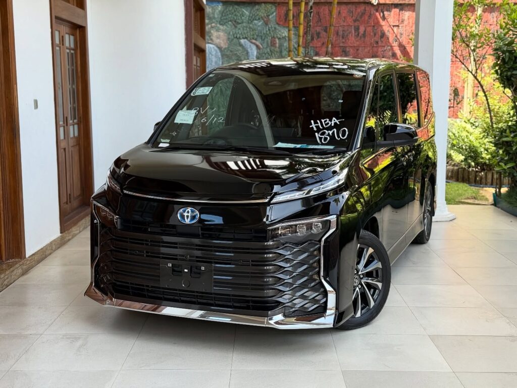Toyota Voxy SZ Executive Grade 2025 with Modellista Body Kit Sri Lanka