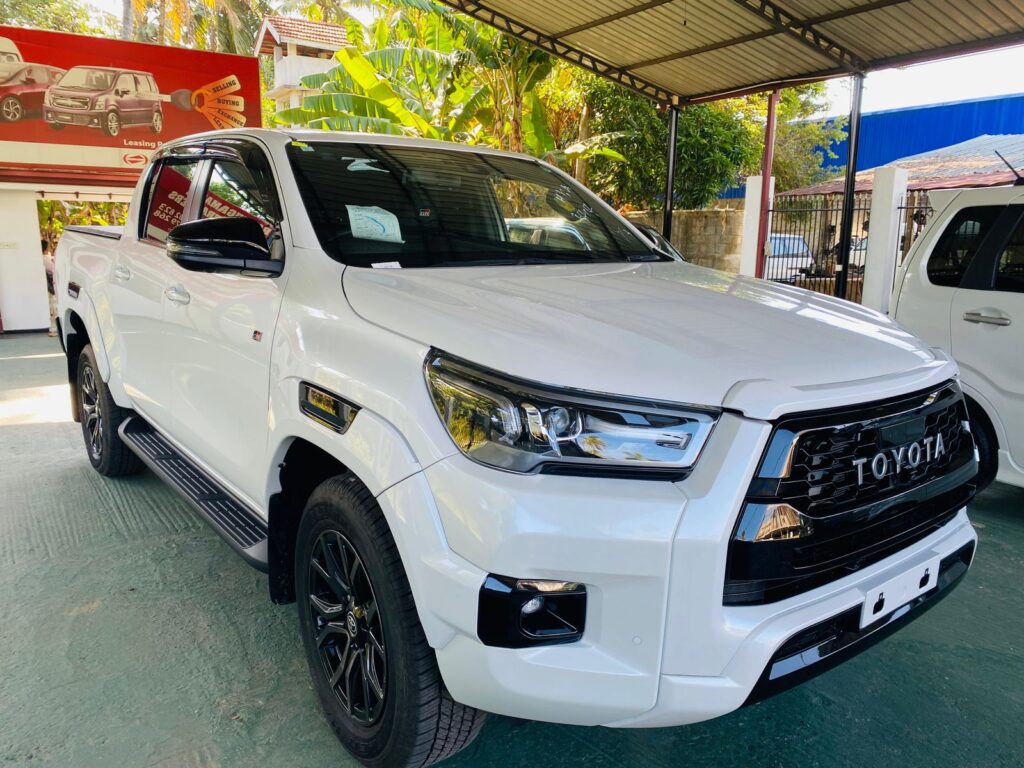 Toyota Hilux GR Sport 2024 White Exterior